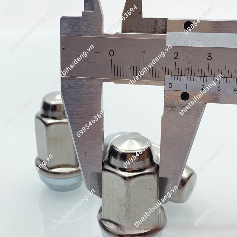 Ốc lốp xe Ford Explorer (5)