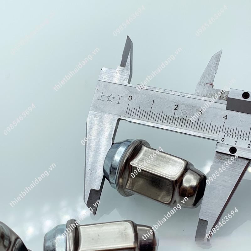 Ốc lốp xe Ford Explorer (6)