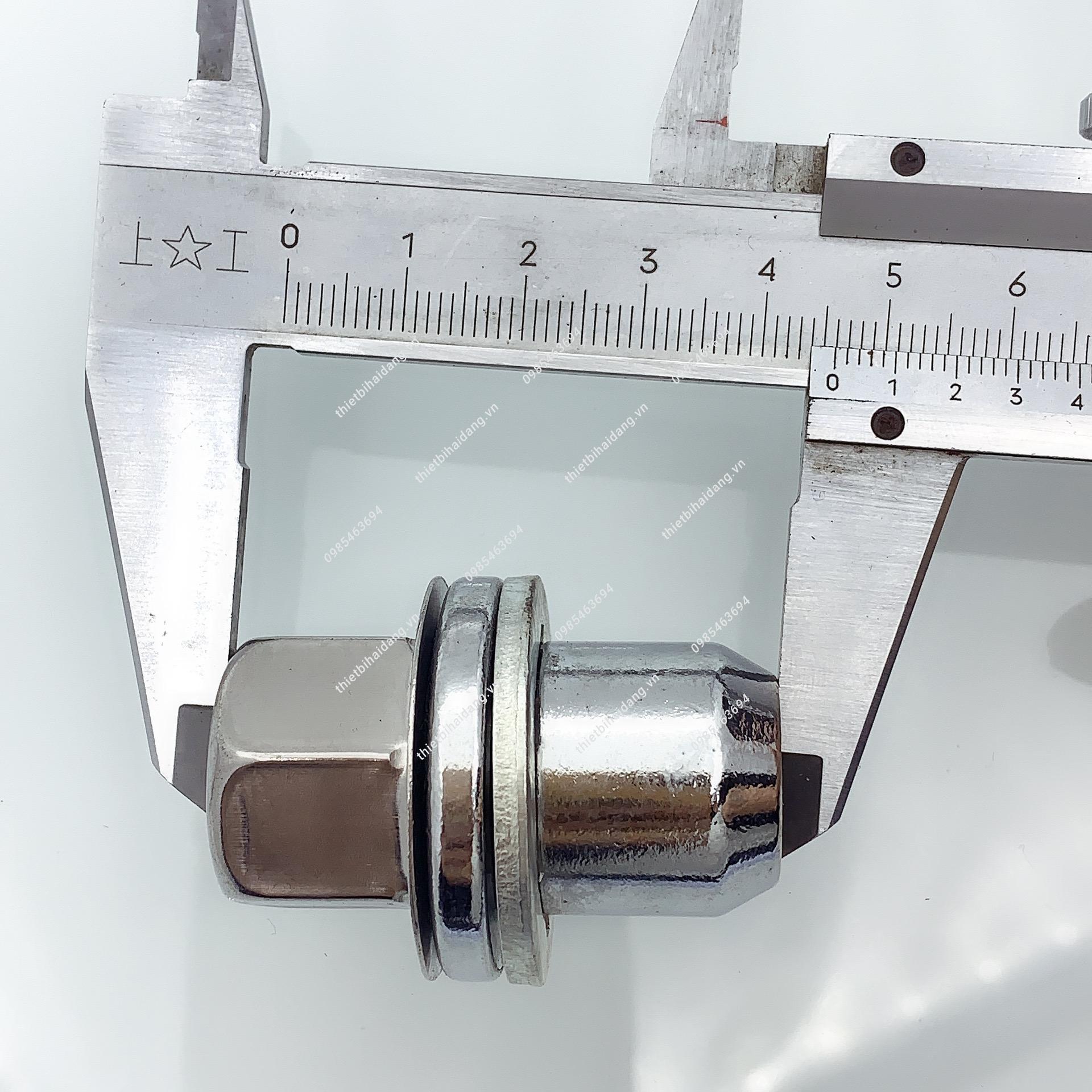 Ốc lốp xe LandRover (4)