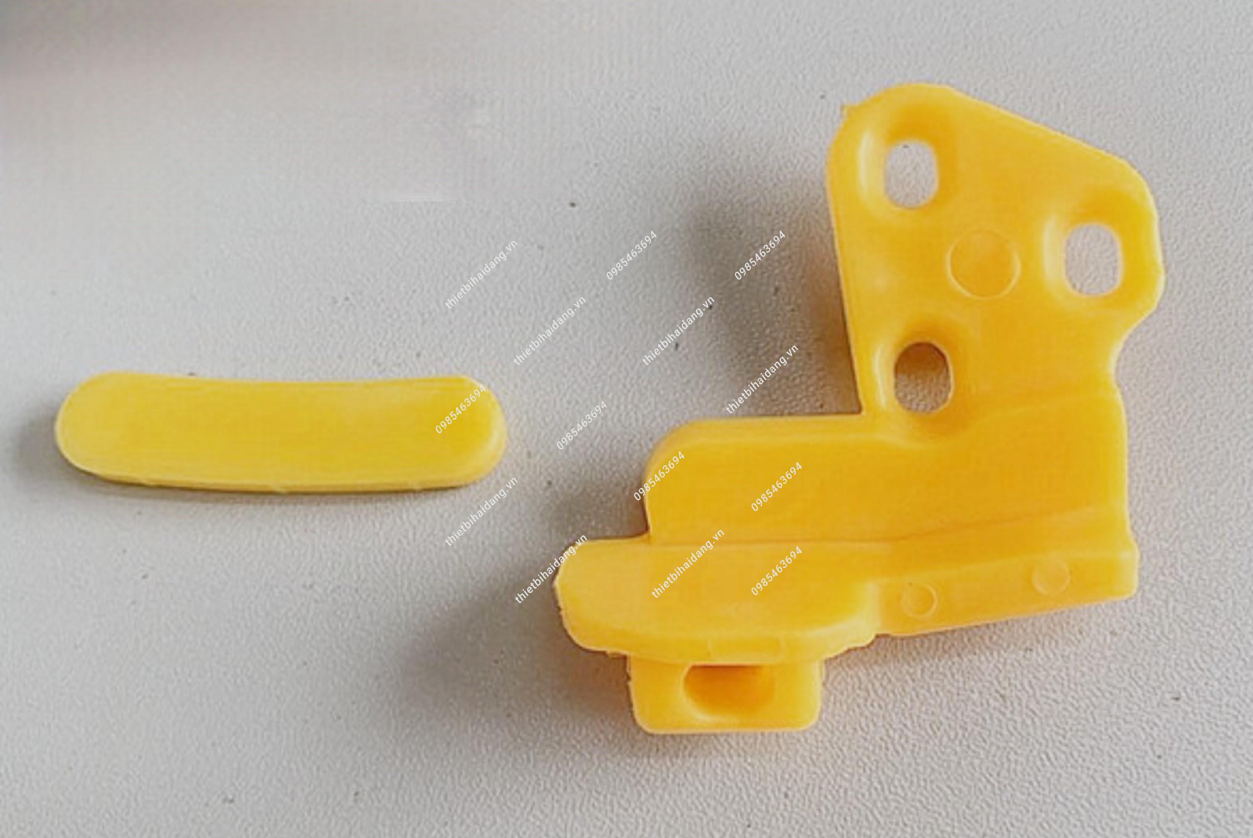 bo-nep-nhua-chong-xuoc-lazang-cho-may-ra-vao-lop (2)