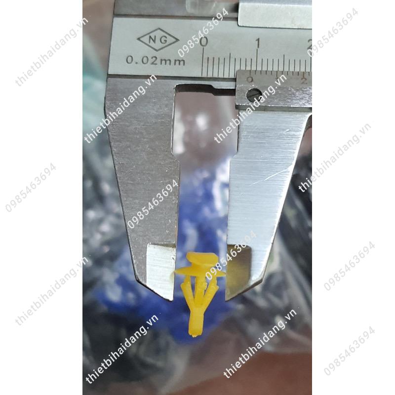 chot-nhua-canh-cua-xe-o-to (2)