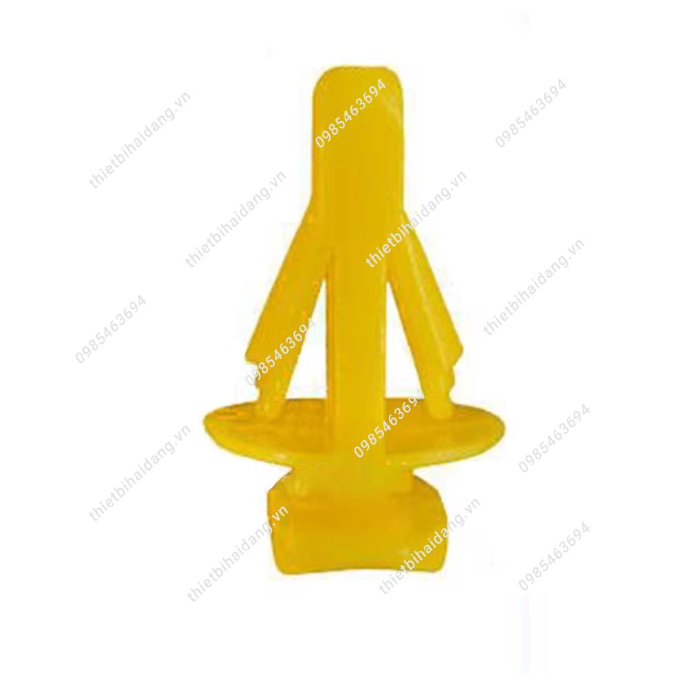 chot-nhua-canh-cua-xe-o-to (3)