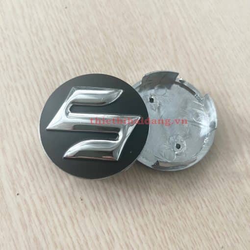 Logo chụp mâm lazang bánh xe ô tô Suzuki, đường kính 54mm