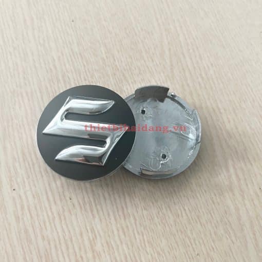 Logo chụp mâm lazang bánh xe ô tô Suzuki, đường kính 54mm