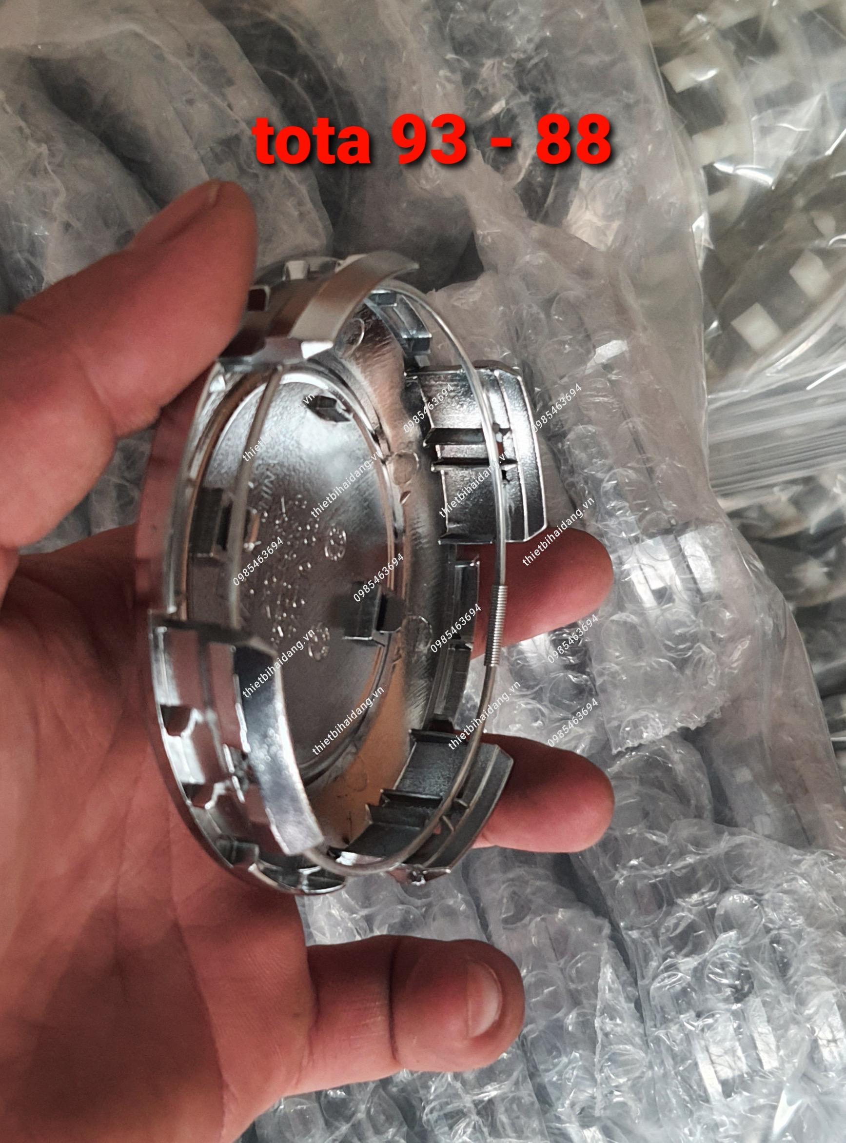 logo-mam-xe-toyota-land-cruiser-93-mm (1)